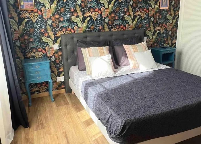 Superbe Avec Piscine, 4 A